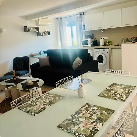 Calme Entre Mer, Montagne Et Riviere *