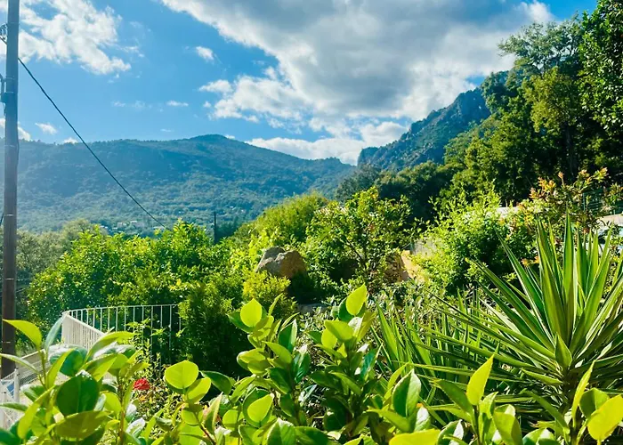 Calme Entre Mer, Montagne Et Riviere